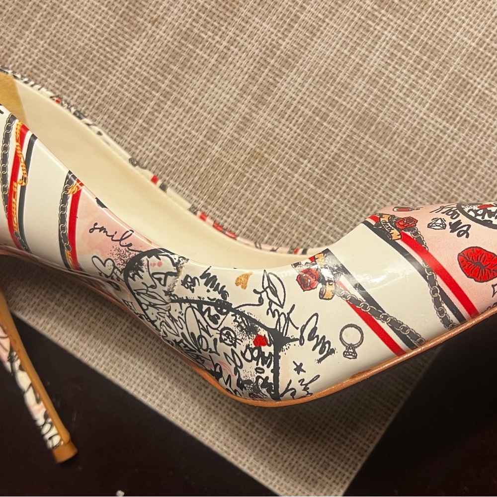Aldo Graphic Heels and Bag Set with Red Accents - Picture 3 of 6